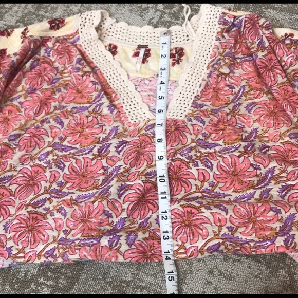 Free People Crochet Leilani Print V-Neck Crop Top - Picture 14 of 14